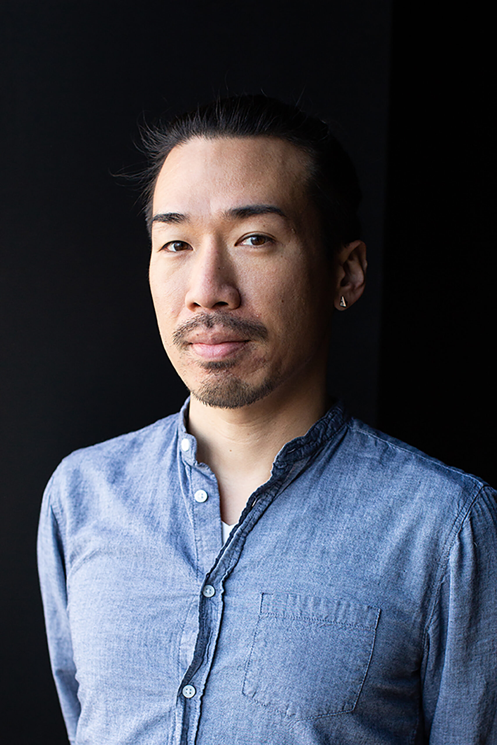 Photo of artist Sok Song