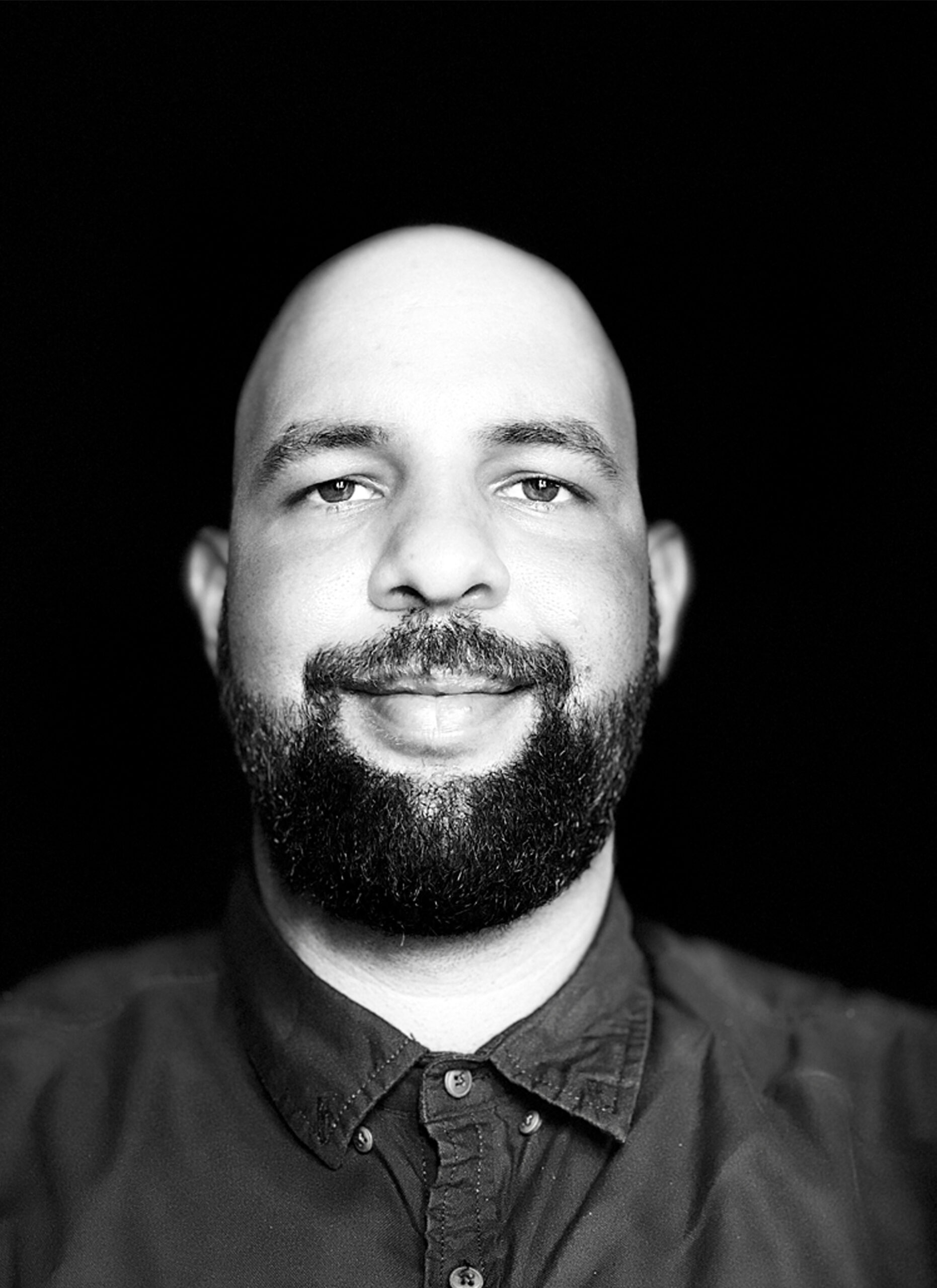 headshot Marcos De Jesus Photo of artist Marcos De Jesús Carrión